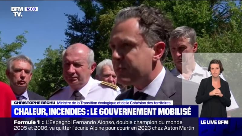 Christophe Béchu, le ministre de la Transition écologique et de la Cohésion des territoires, se rend dans le département de l'Isère, très fortement touché par la sécheresse
