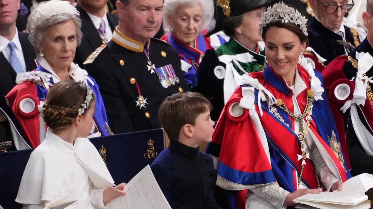 La princesse de Galles, Kate Middleton et ses deux enfants Charlotte et Louis, lors du couronnement de Charles III, le 6 mai 2023.