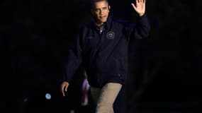 Barack Obama de retour à la Maison blanche. Après trois jours passés à s'occuper de l'ouragan Sandy, le président américain reprend le chemin de la campagne électorale jeudi, décidé à se montrer pugnace pour convaincre les électeurs indécis de lui accorde
