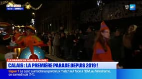 Parade de Noël à Calais: le cortège des chars s'est élancé
