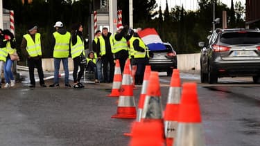 Des gilets jaunes lors d'une opération péage gratuit - Image d'illustration.
