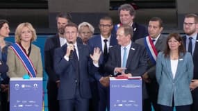 Pour Emmanuel Macron, le centre aquatique olympique de Saint-Denis "va changer la vie"