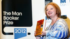 La romancière britannique Hilary Mantel a reçu le prix Man Booker 2012, la plus haute distinction littéraire britannique, pour son livre "Bring Up the Bodies", suite de sa trilogie de Thomas Cromwell "Wolf Hall". /Photo prise le 16 octobre 2012/REUTERS/Lu