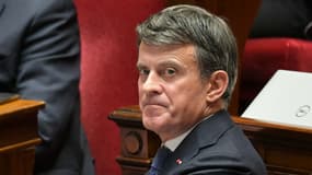 Le ministre français de l'Outre-mer Manuel Valls, à l'Assemblée nationale, le 23 janvier 2025.
