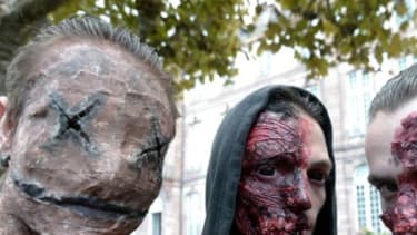 Des jeunes déguisés en zombie le 19 septembre 2015 à Strasbourg