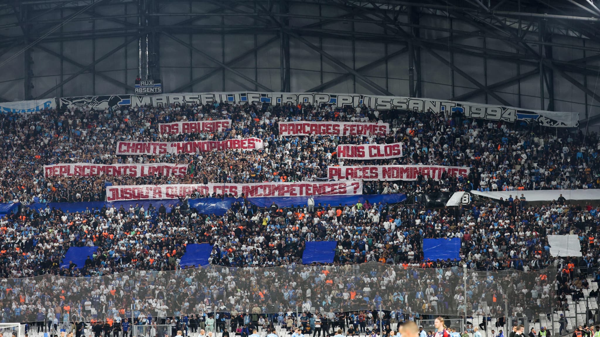 La banderole du virage Nord du Vélodrome, lors d'OM-PSG, le 27 octobre 2024.