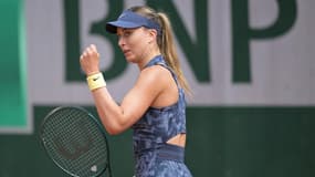 L'Espagnole Paula Badosa lors de sa victoire face à Yulia Putintseva à Roland-Garros