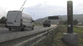 Selon Auto Plus, de faux radars économiques et dissuasifs pourraient, comme en Grande-Bretagne et en Suisse, être installés sur les routes de France.