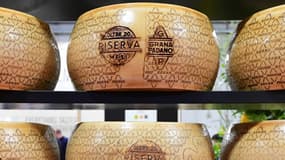 Des meules de Grana Padano - Image d'illustration 