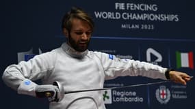 L'épéiste français Romain Cannone le 26 juillet 2023 lors des championnats du monde d'escrime à Milan
