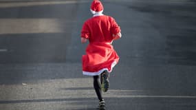 Un participant à la course "Santa Claus" à Michendorf, en Allemagne, le 10 décembre 2017. (Photo d'illustration)