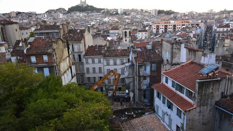 Dans le quartier de Noailles à Marseille, plusieurs immeubles se sont effondrés