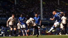 Manchester United a sombré dimanche face à Everton (4-0), quelques jours après son élimination en Ligue des champions.
