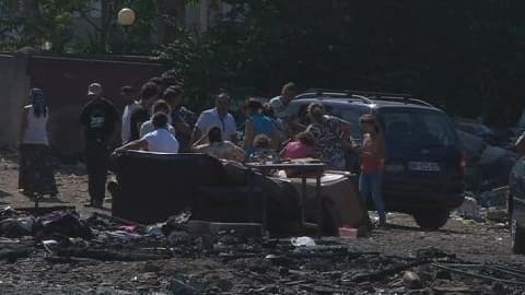 150 Roms à la rue après l'incendie de leur camps à Vaulx-en-Velin.