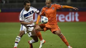 Sofiane Feghouli à la lutte avec Jérémy Morel.