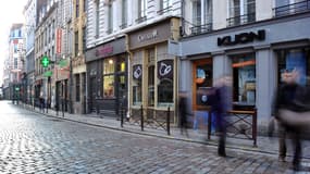 Le Vieux-Lille, un quartier où s'accumulent les commerces, est concerné par ces piétonisations estivales.