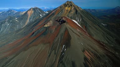 Une photo du volcan Chiveloutch, en Russie, le 26 octobre 2005. 