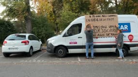 Un couple de retraités a commencé grève de la faim devant la préfecture à Colmar mardi 3 octobre 2023, après un emprunt immobilier dans une banque suisse qui les a mis en difficulté.