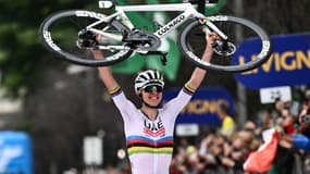 Tadej Pogacar vainqueur du Tour de Lombardie le 12/10/2024
