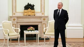 Le président russe Vladimir Poutine, le 11 mars 2022 à Moscou 