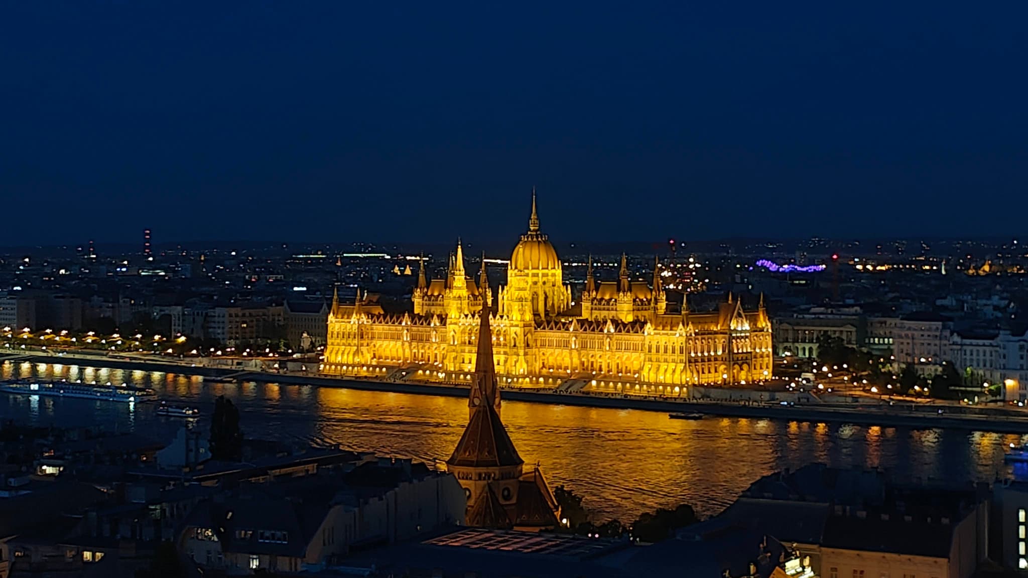 Le Motorola Edge 50 Pro propose une photo de nuit tout à fait convenable