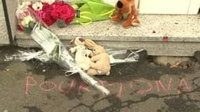 Des fleurs et des peluches ont été déposées dimanche en hommage à Fiona, devant l'ancien le domicile de ses parents à Clermont-Ferrand.