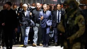 Le président Emmanuel Macron, le Premier ministre britannique Keir Starmer et le chancelier allemand Friedrich Merz arrivent à la gare de Kiev le 10 mai 2025.