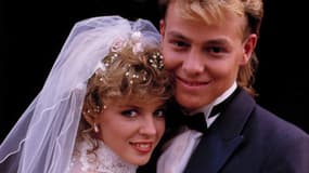 Kylie Minogue et Jason Donovan sur le tournage de la série australienne "Neighbours".