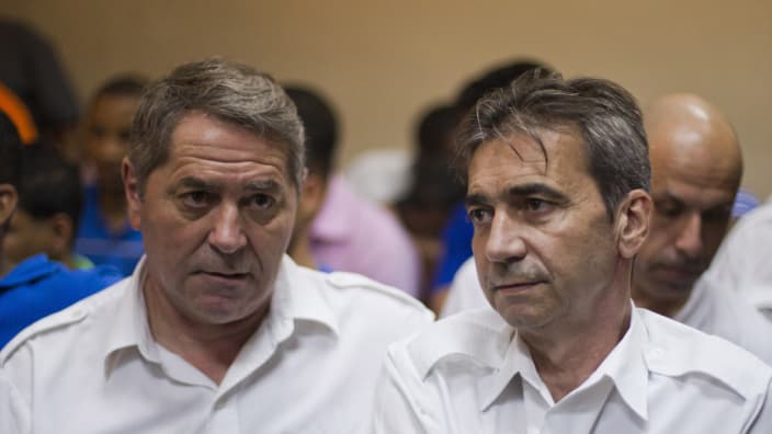 Pascal Fauret (gauche) et Bruno Odos (droite) sont les pilotes du jet qui transportait 25 valises de cocaïne.