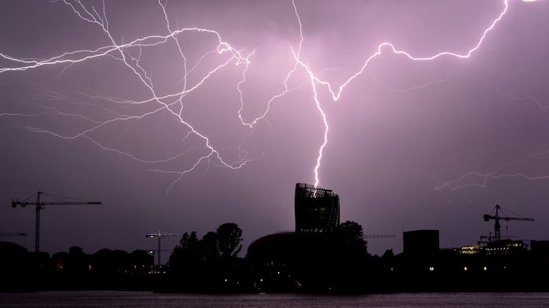 Un orage à Bordeaux, le 18 juillet 2017. 