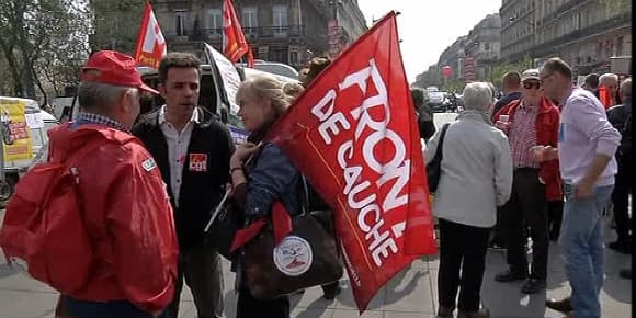 Des milliers de manifestants de gauche on demandé un changement de politique à Hollande. Des milliers de manifestants de gauche on demandé un changement de politique à Hollande.