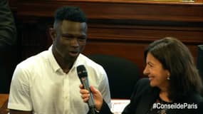 Mamoudou Gassama a reçu la médaille Grand Vermeil de la ville de Paris.