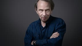 L'écrivain, poète, cinéaste, acteur et chanteur français Michel Houellebecq lors d'une séance photo à Paris, le 30 juin 2023