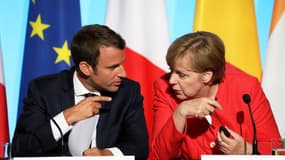 Emmanuel Macron et Angela Merkel le 28 août 2017