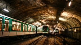 Un incident "exceptionnel" a paralysé à l'heure de pointe la ligne 4 du métro parisien le 14 juin 2023, entraînant l'évacuation de cinq rames, à l'arrêt dans des tunnels