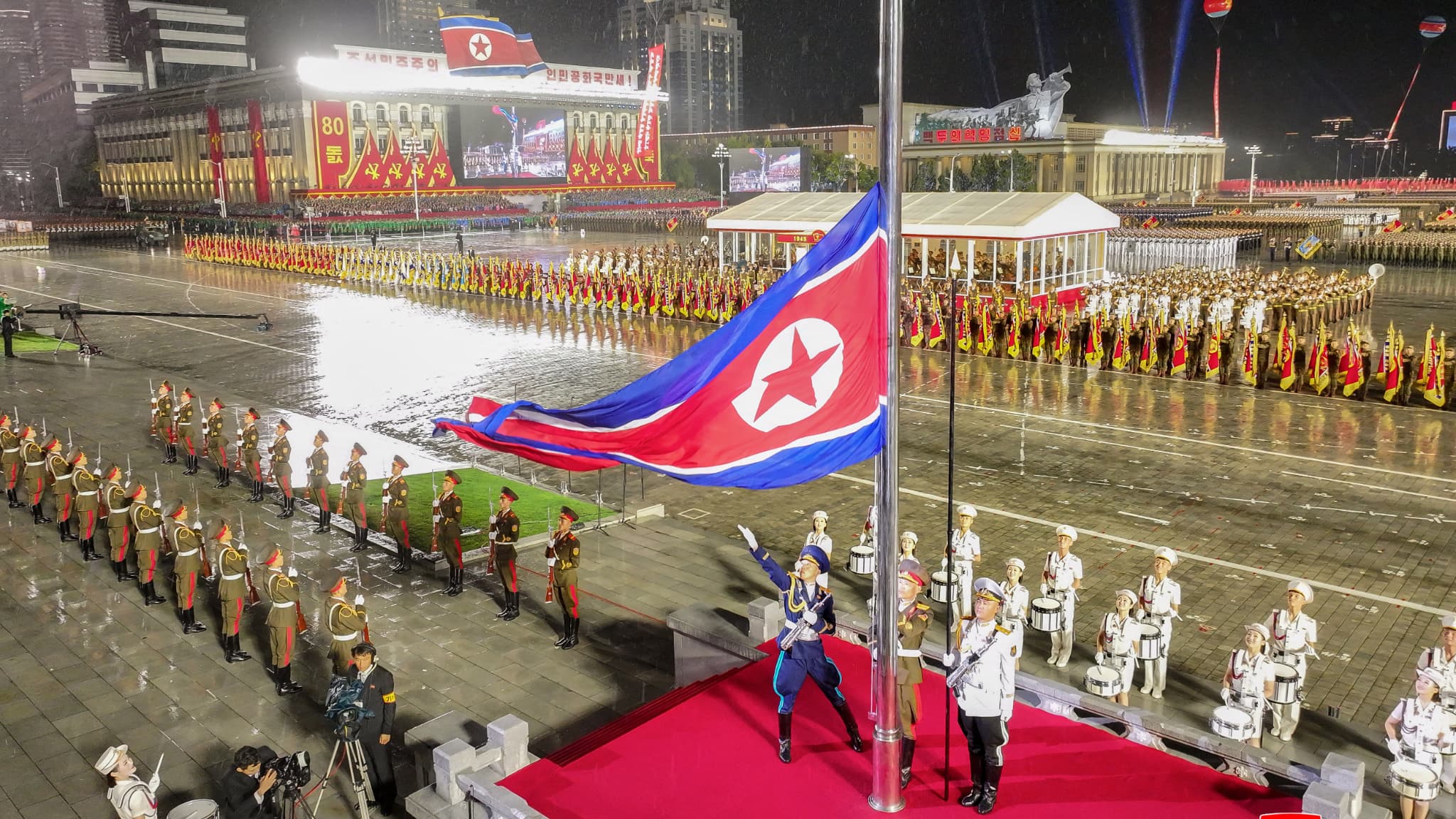 Défilé militaire à Pyongyang pour le 80e anniversaire du parti unique, le 10 octobre 2025. Défilé militaire à Pyongyang pour le 80e anniversaire du parti unique, le 10 octobre 2025.