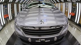 Une Peugeot 308 sur la chaîne de montage PSA de Sochaux.