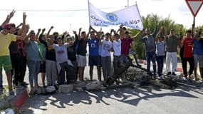 De jeunes supporters du CS Chebbien lors d'une manifestation, à Chebba (Tunisie) le 19 octobre 2020
