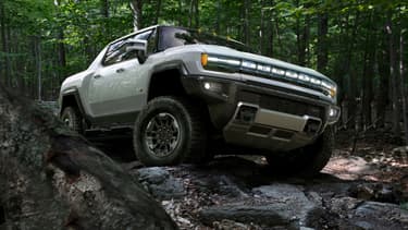 Ce Hummer promet une exceptionnelle capacité de franchissement des différents obstacles de la nature... tout en la respectant un peu plus avec cette motorisation électrique.