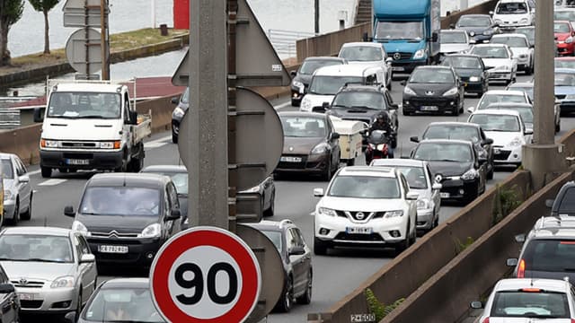 Un accouchement imprévu sur la bande d'arrêt d'urgence a eu lieu en région parisienne.