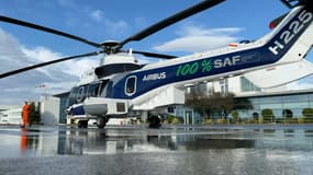 Un hélicoptère Airbus alimenté par du biocarburant.