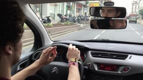 Téléphone au volant: même pendant un cours de conduite, la tentation n'est jamais loin