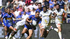 Le Sud-africain des Stormers Herschel Jantjies plaqué par un Rochelais 