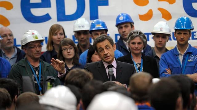 Lors d'un déplacement de campagne à la centrale EDF de Saint-Laurent-des-Eaux, sur la Loire, Nicolas Sarkozy a appelé lundi les salariés d'EDF à se joindre à lui pour défendre le nucléaire en France face à l'accord électoral conclu entre le Parti socialis