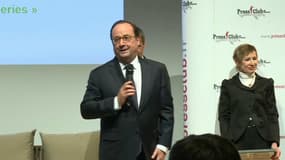 "Un hommage m'est rendu, il était temps!" Hollande ironise sur son prix de l'humour politique