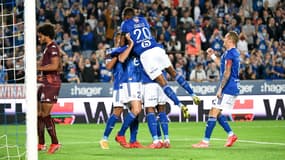 Diallo qui célèbre avec Strasbourg dans le derby