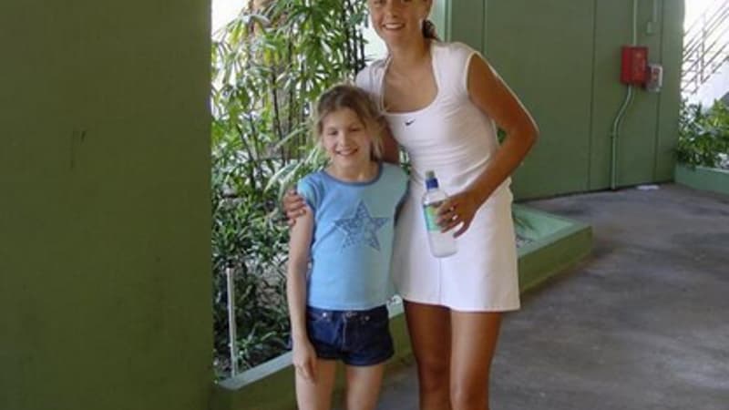 Maria Sharapova posant avec la jeune Eugenie Bouchard