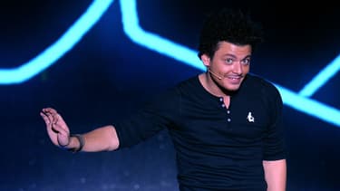 Kev Adams sur scène à Nyon en 2015