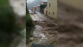 À Pont-Salomon en Haute-Loire, les rues se sont transformées en torrents à cause des pluies diluviennes