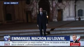 Macron arrive devant ses sympathisants esplanade du Louvre sur l'"Ode à la joie" 